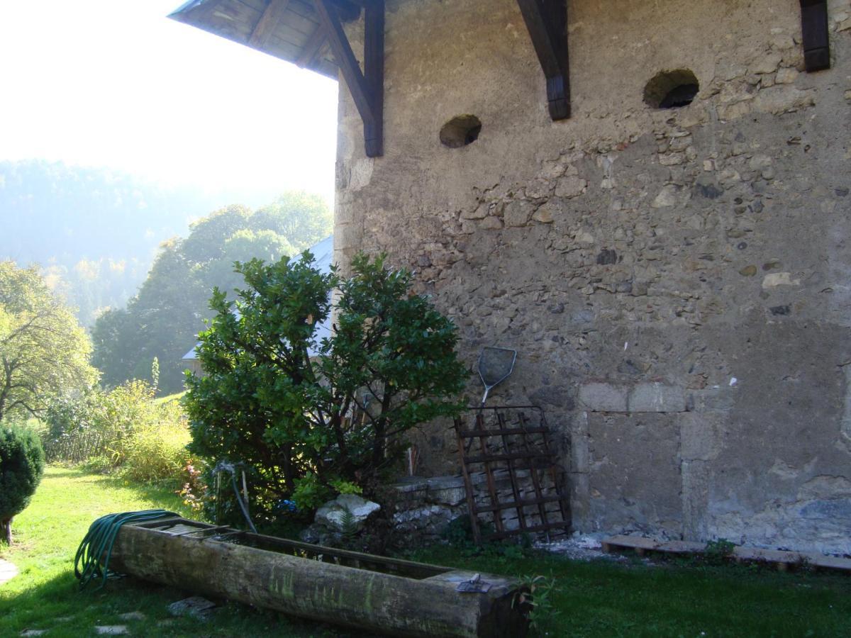 Vila Chez Meme Cour Bellevaux Exteriér fotografie